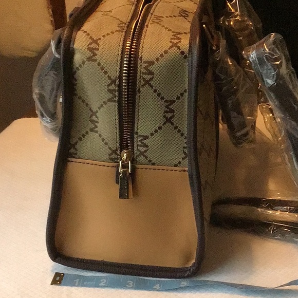 NWT Max Studio Satchel Handbag. Natural Color,  Double Handled,Detatchable Strap - Picture 8 of 12